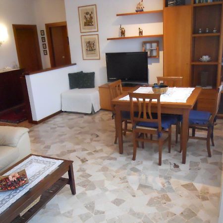 Appartamento Elisabetta Λίντο της Βενετίας Εξωτερικό φωτογραφία