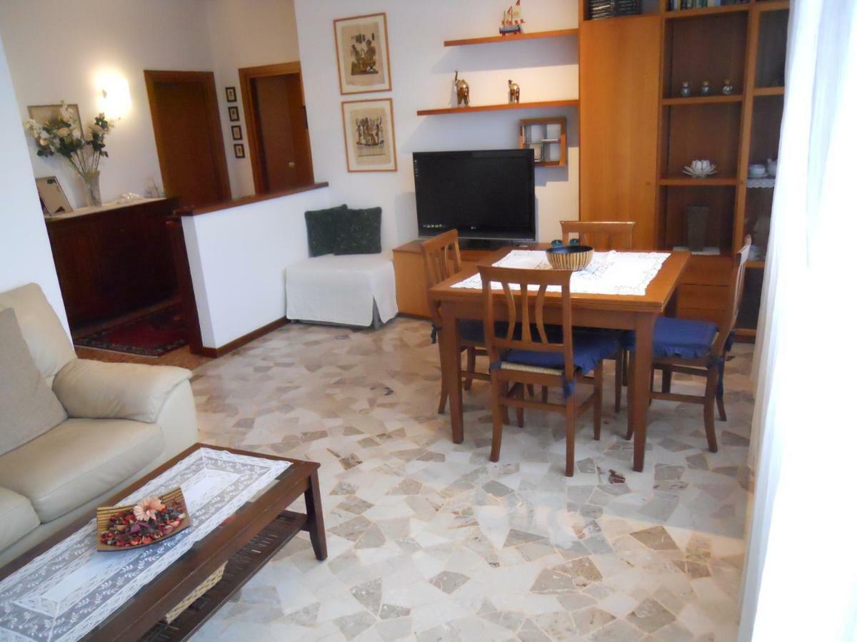 Appartamento Elisabetta Λίντο της Βενετίας Εξωτερικό φωτογραφία